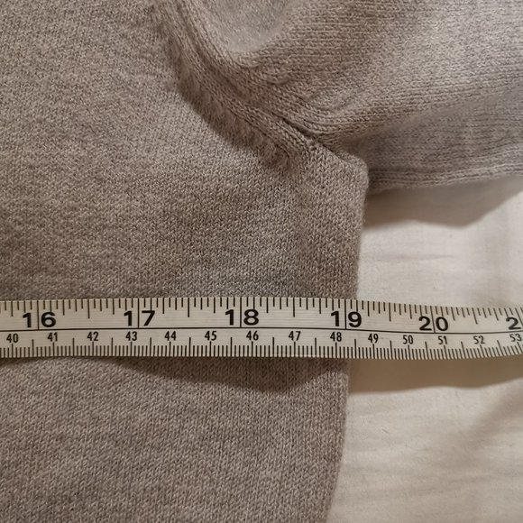 Banana Republic Fine Italian Merino Wool V-neck sweater Size XL - Picture 6 of 7